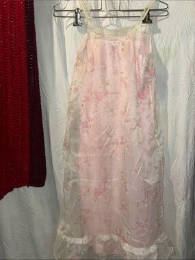 VINTAGE Shirey Sheer Blush Floral Slip gown  with Lace Edge size 8
